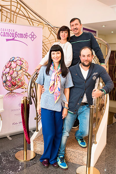 Влад и Маргарита Денисовы, Нонна и Александр в премиум салоне «Галерея самоцветов»