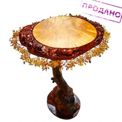 Стол из дерева "Солнечный круг" Камень янтарь. Ручная работа