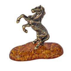 Сувенир "Лошадь на подставке" камень янтарь
