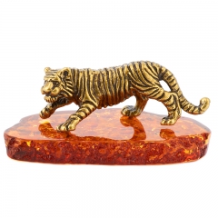Фигурка из камня "Тигр" Драгоценный камень янтарь Литье бронза