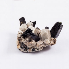 Коллекционный минерал Эгирин, микроклин. Месторождение Малави