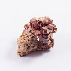 Коллекционный минерал Ванадинит. Месторождение Эльбрусс