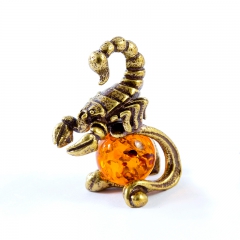 Эксклюзивный подарок Фигурка "Знак зодиака -Скорпион" Драгоценный камень янтарь Литье бронза