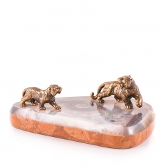 Композиция из камня "Два тигра" Драгоценный камень агат, мрамор Литье бронза