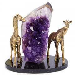 Композиция из камня "Два жирафа" Драгоценный камень аметист Литье бронза Авторская работа