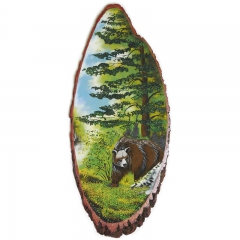 Срез дерева с рисунком "Медведь" Камни малахит, хризолит, цитрин ручная работа