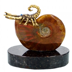 Фигурка из натурального камня "Скорпион" Драгоценный камень аммонит Литье бронза