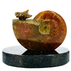 Фигурка из камня "Кузнечик" Драгоценный камень аммонит Литье бронза