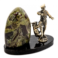 Фигура из камня "Мужик с медведем" Драгоценный камень гелиотроп Литье бронза