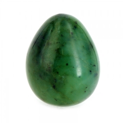 Яйцо из камня нефрит