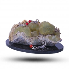 Фигура из камня "Три скорпиона" Камень флюорит