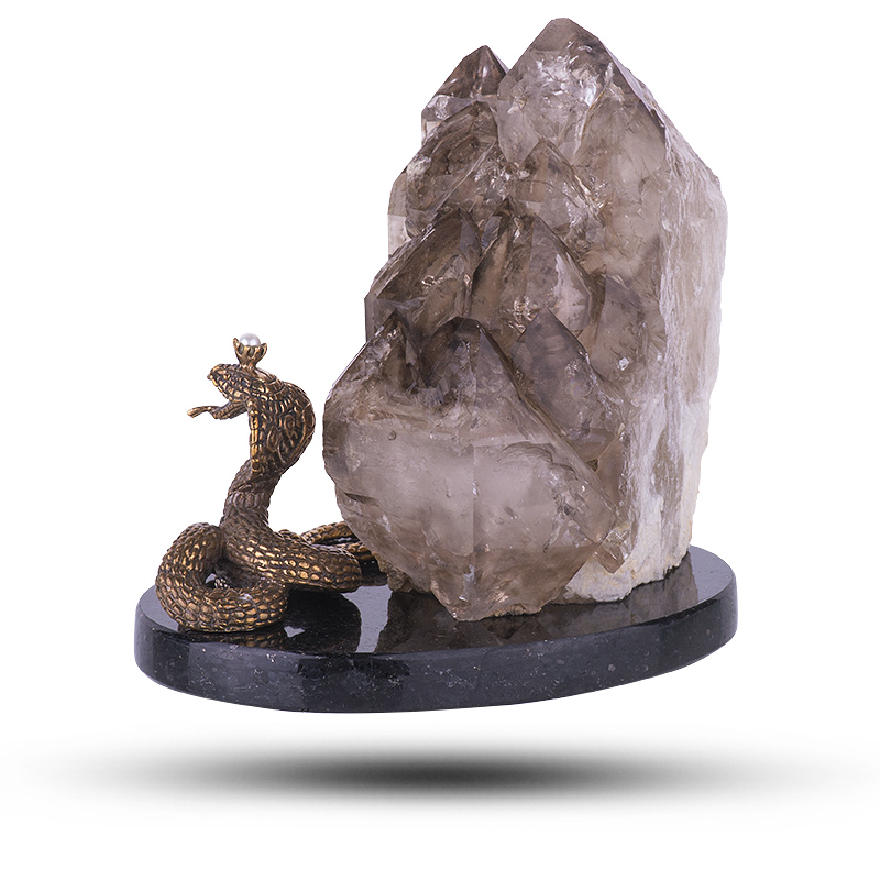 Камень змейкой. Нагамани змеиный камень. Настольная скульптура из камня. Змея из камня. Змейка на Камне.