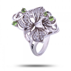 Серебряное кольцо с драгоценным камнем хризолит, фианит