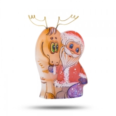 Фигурка из камня "Дед Мороз с оленем"